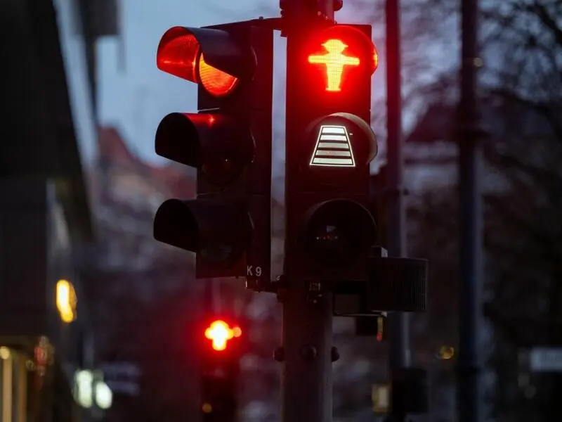 Berlins Fußgängerampeln bekommen eine zusätzliche Anzeige