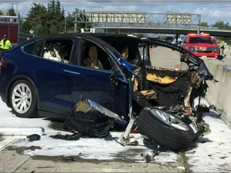 Tesla-Elektroauto-Unfall