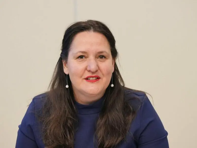 Wissenschaftsministerin Manja Schüle