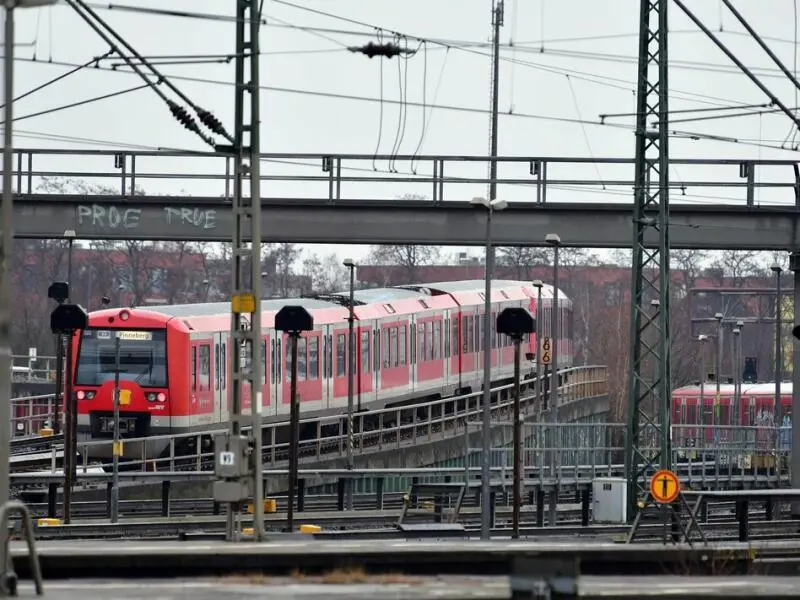 Stadtansicht Hamburg - S-Bahn