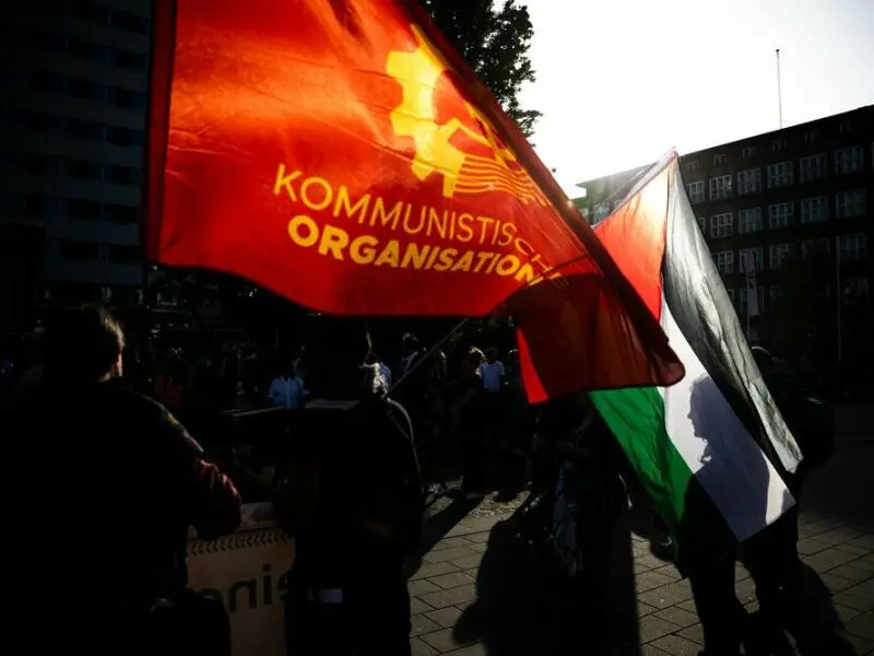Walpurgnisnacht in Berlin - Demonstration linker Gruppen