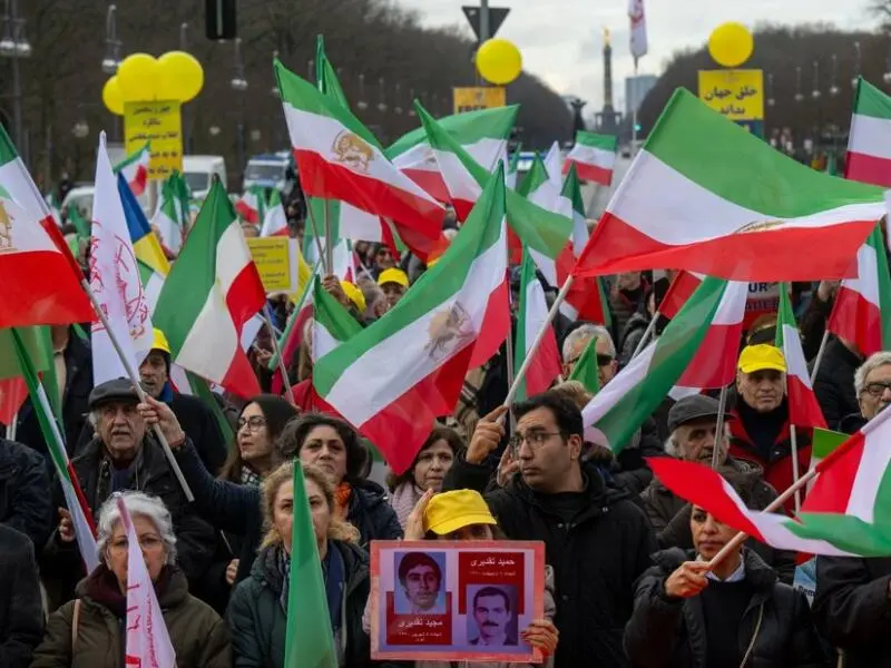 Demonstration gegen iranische Regierung in Berlin