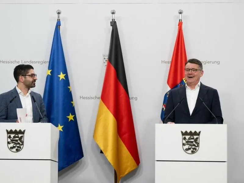 Ministerpräsident Rhein und Wirtschaftsminister Mansoori