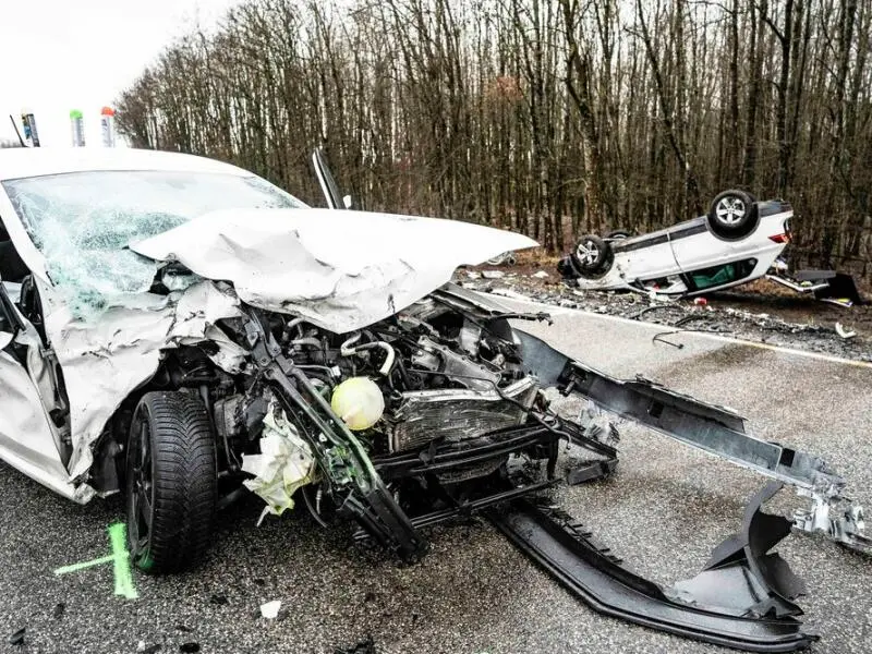 Frau stirbt bei Verkehrsunfall bei Rinzenberg