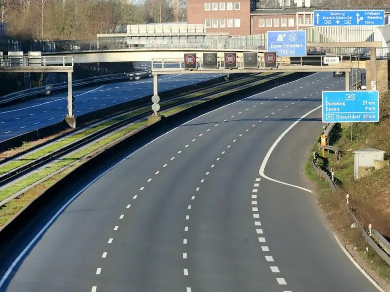 Leere Autobahn in Essen