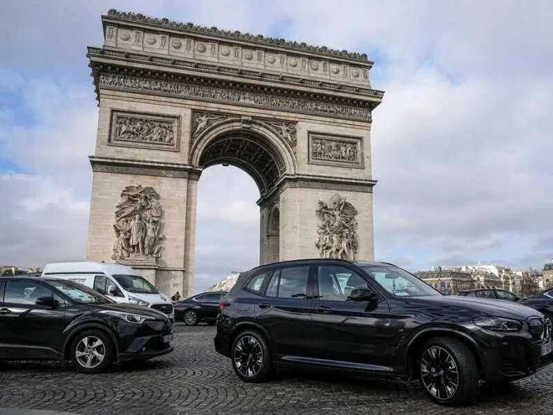 Paris stimmt über Parkgebühren ab