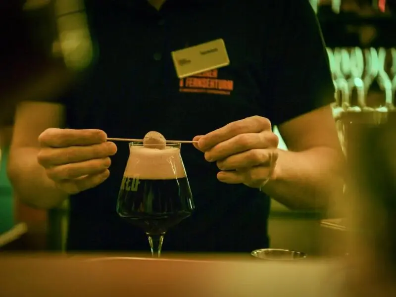Cocktail in der Sphere Bar im Berliner Fernsehturm