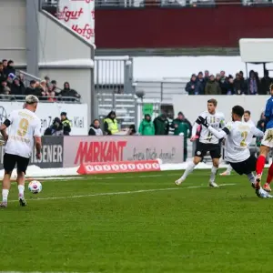 Holstein Kiel - SV Wehen Wiesbaden