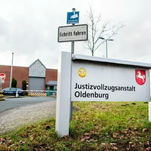 Außenansicht der JVA in Oldenburg