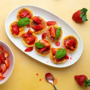 Cotton-Cheesecakes mit Erdbeeren