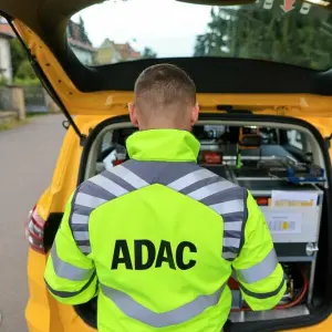 ADAC leistet Pannenhilfe