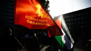Walpurgnisnacht in Berlin - Demonstration linker Gruppen