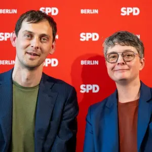 Martin Hikel und Nicola Böcker-Giannini