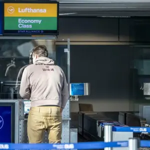Check-in-Schalter der Lufthansa