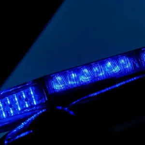 Blaulicht auf einem Einsatzfahrzeug der Polizei