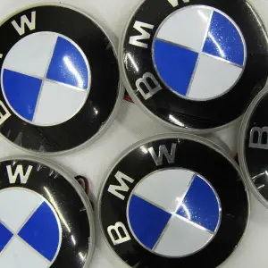 Gefälschte BMW-Embleme