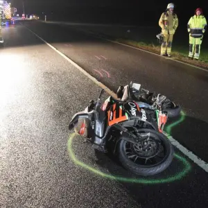 Motorradfahrer stirbt bei Zusammenstoß mit Auto
