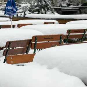 Schneefall in den bayerischen Bergen