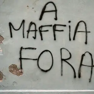 «Mafia raus»