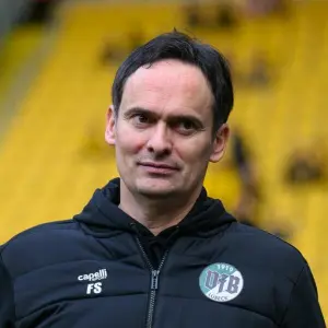 Trainer Florian Schnorrenberg vom VfB Lübeck