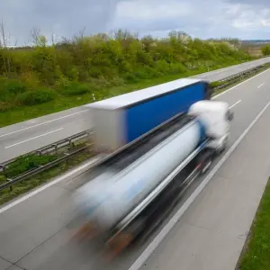 Lastwagen auf der Autobahn