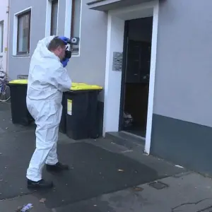 Frau stirbt vor Haus in Hannover