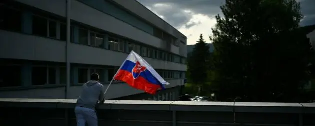 Slowakischer Regierungschef Fico angeschossen und verletzt