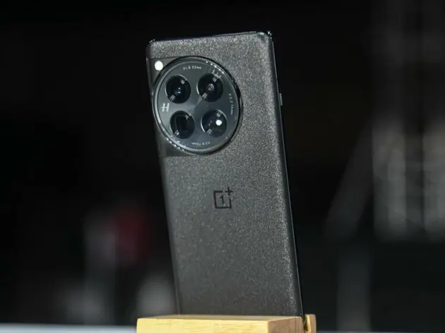 OnePlus 13 mit Top-Prozessor und innovativem Display?