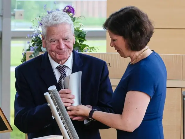 Joachim Gauck erhält Demokratiepreis in Kiel