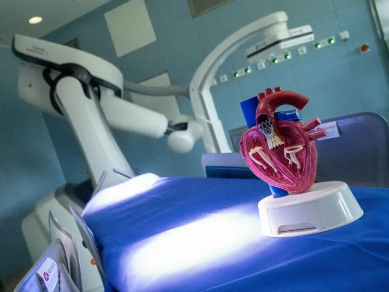 Einweihung eines modernen Herzoperationssaals