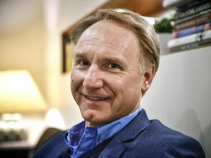 Dan Brown