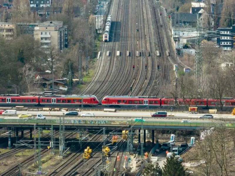 Bahn sperrt Strecke im Ruhrgebiet