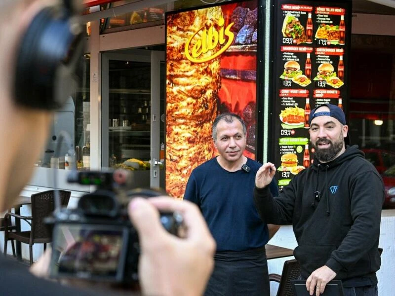 Berliner testet alle U-Bahn-Döner