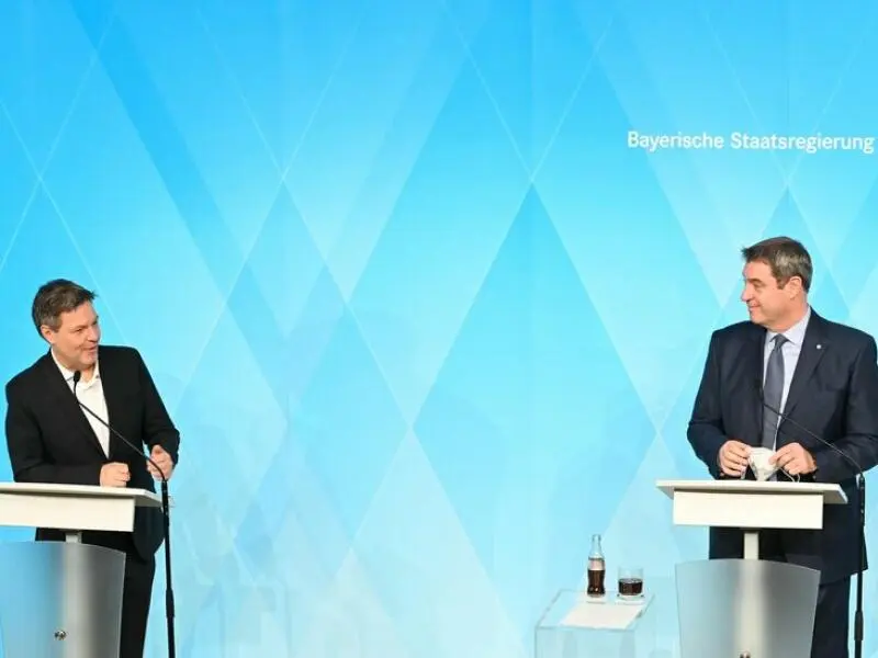 Wirtschaftsminister Habeck mit Bayerns Ministerpräsident Söder