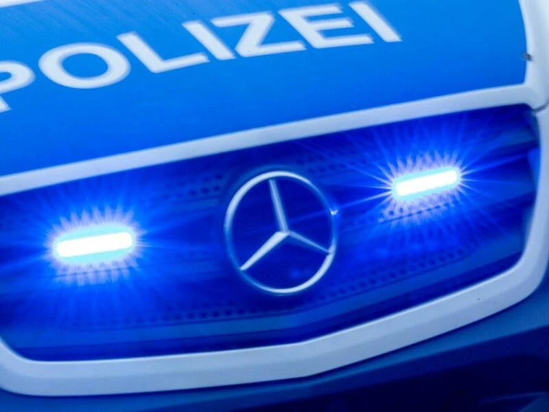 Polizeieinsatz mit Blaulicht