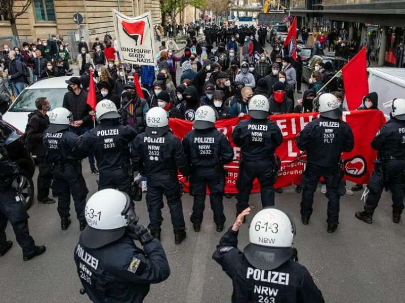 Demonstrationen der Initiative «Querdenken» in Stuttgart