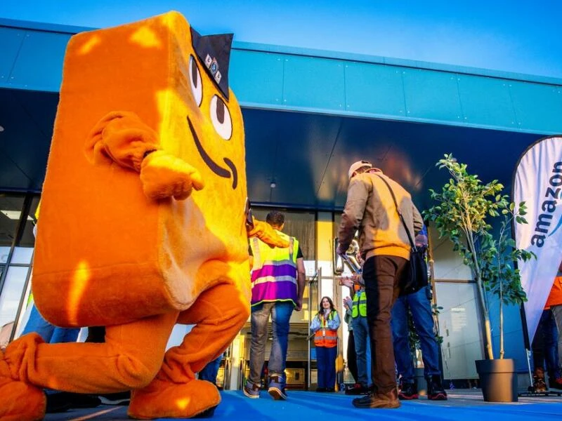 Eröffnung Amazon-Logistik-Zentrum