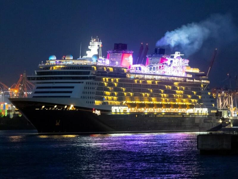 Das Kreuzfahrtschiff «Disney Dream» läuft in Hamburg ein