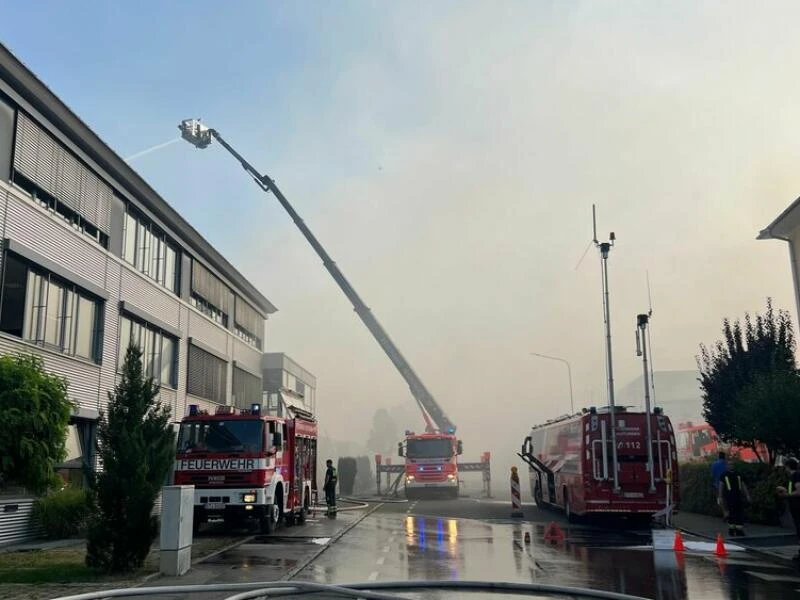 Schaden in Millionenhöhe bei Brand in Lagerhalle