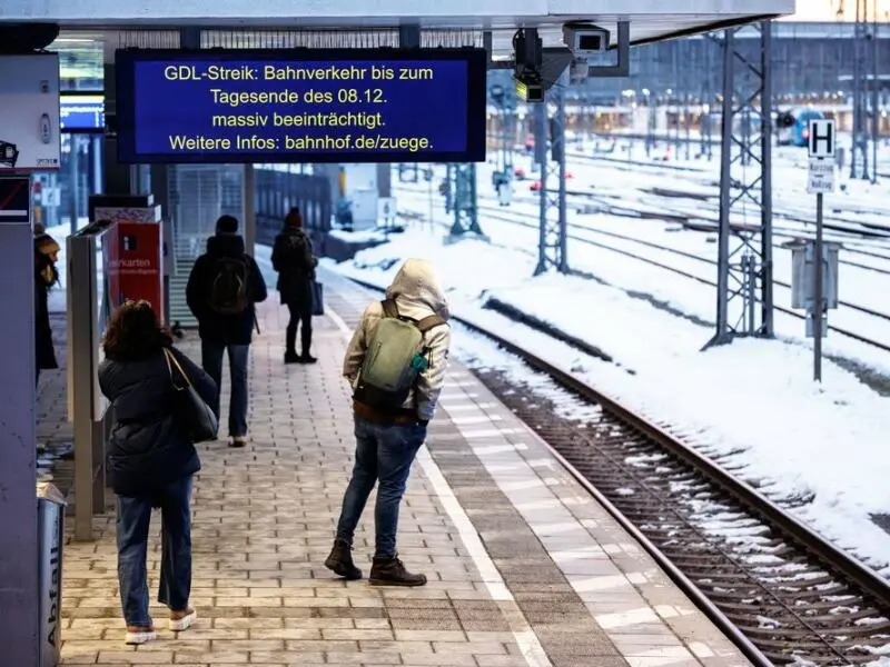 Warnstreik bei der Bahn - München