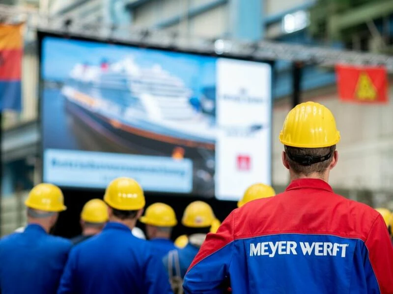 Habeck besucht Meyer Werft in Papenburg