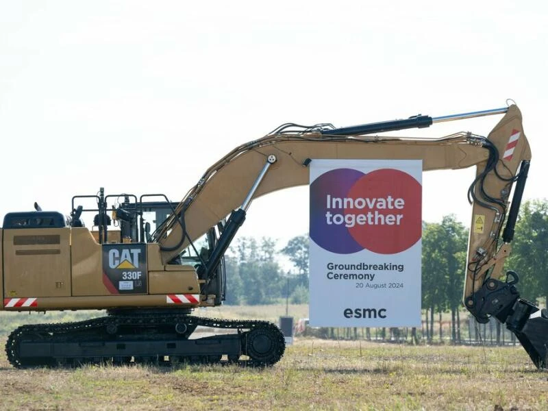 Spatenstich Chipwerk ESMC in Dresden