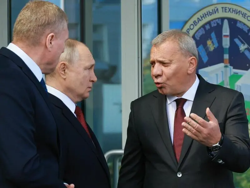Wladimir Putin und Roskosmos-Chef Juri Borissow