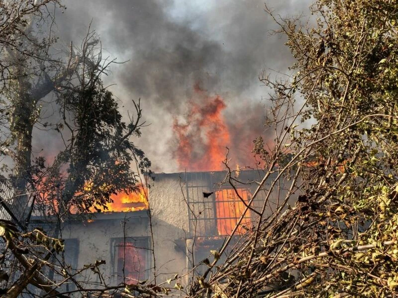 Großbrand nahe Athen