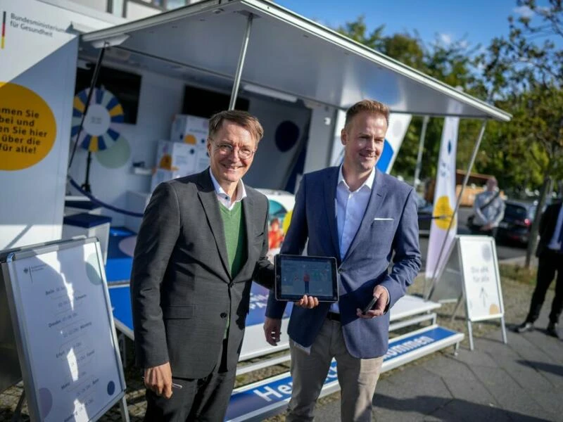 Pressekonferenz über den Start der elektronischen Patientenakten