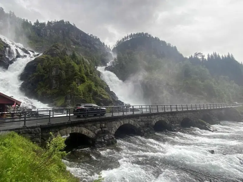 Zwillingswasserfall Lättefossen