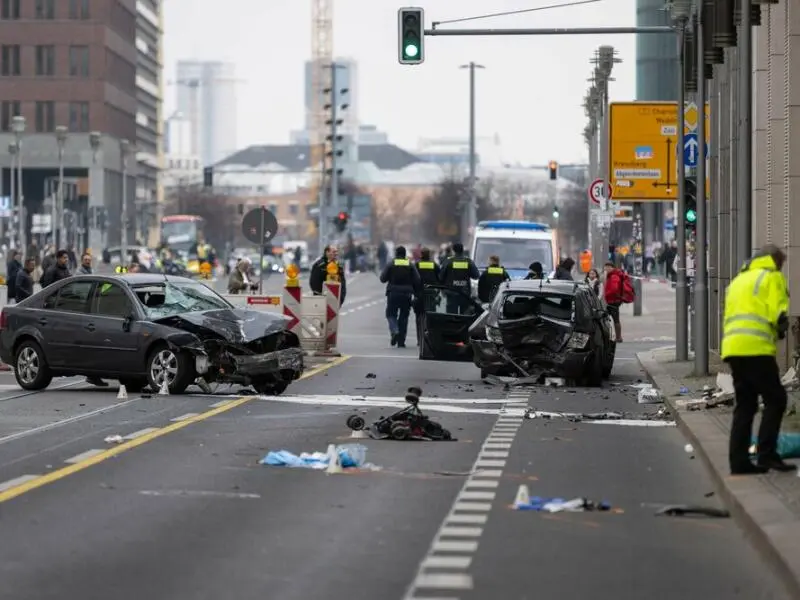 Schwerer Unfall in Berlin-Mitte