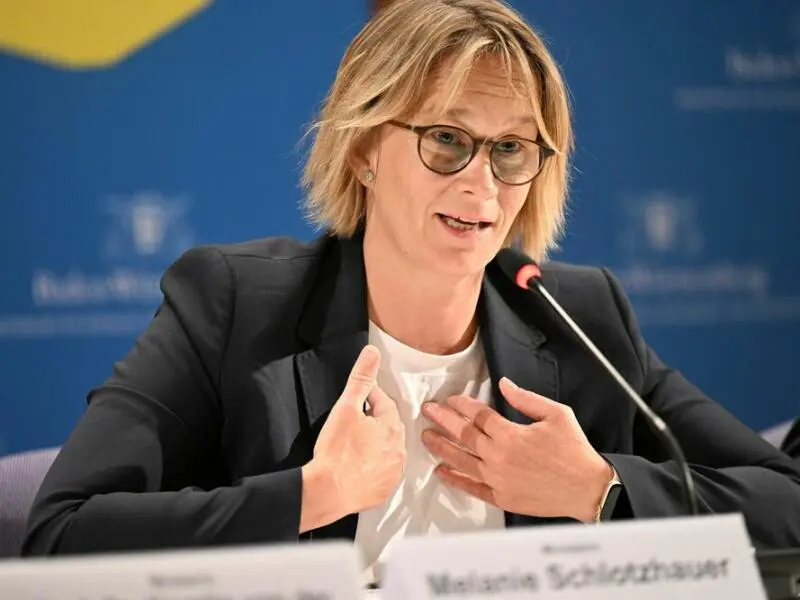 Hamburgs Sozialsenatorin Melanie Schlotzhauer