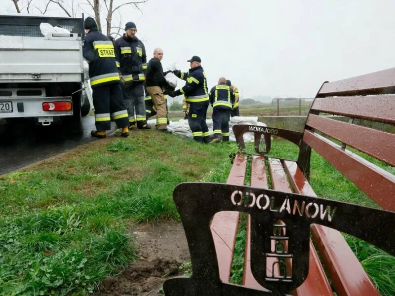 Vorbereitung auf Hochwasser in Polen