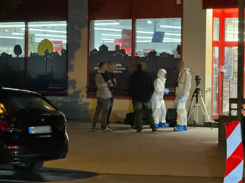 Polizei erschießt Frau bei Messerangriff in Supermarkt